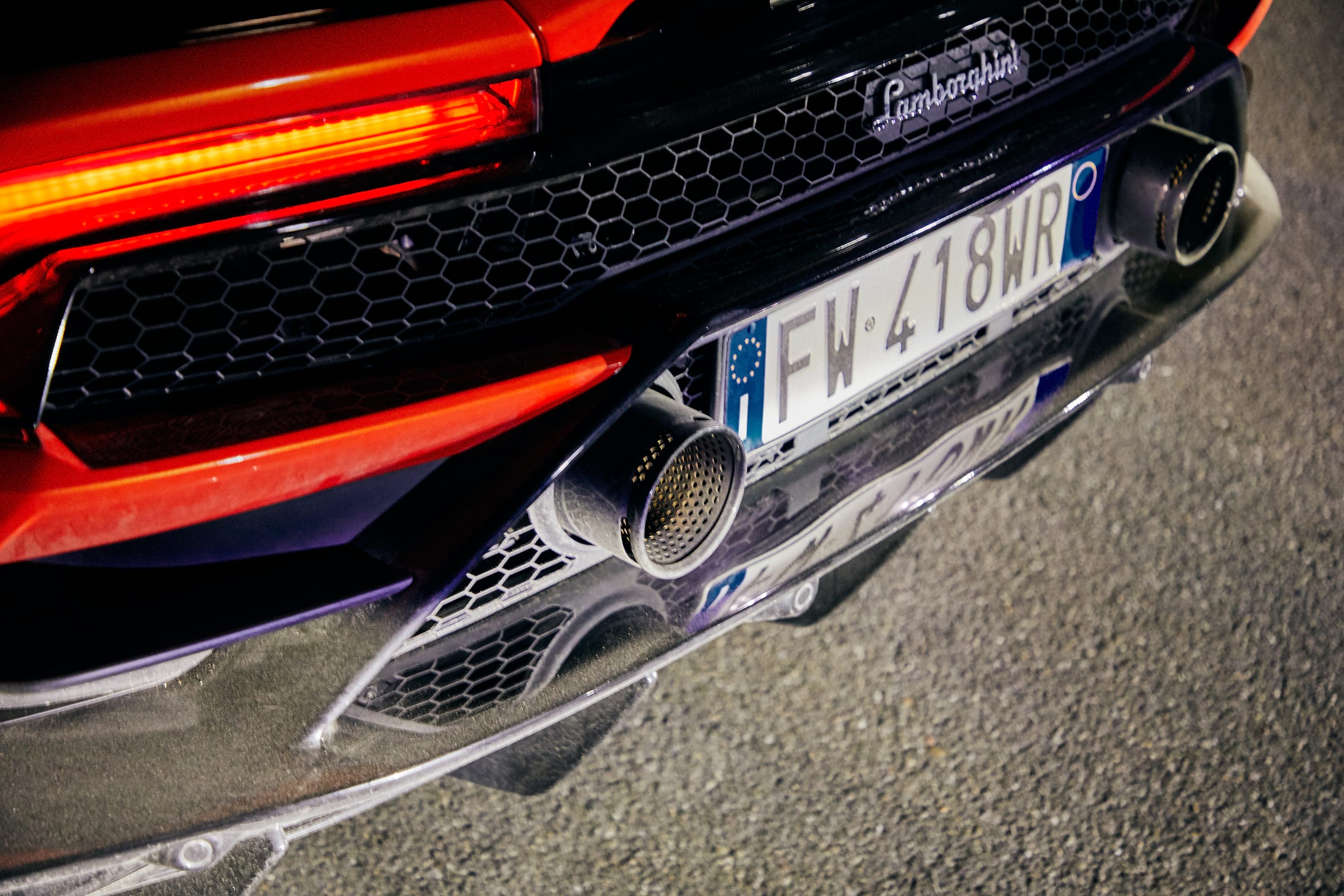 ramp_Lamborghini_vs_McLaren_MB_338